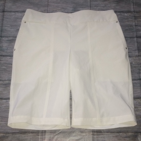Zenergy by Chico’s White Pull On Shorts - Picture 1 of 9